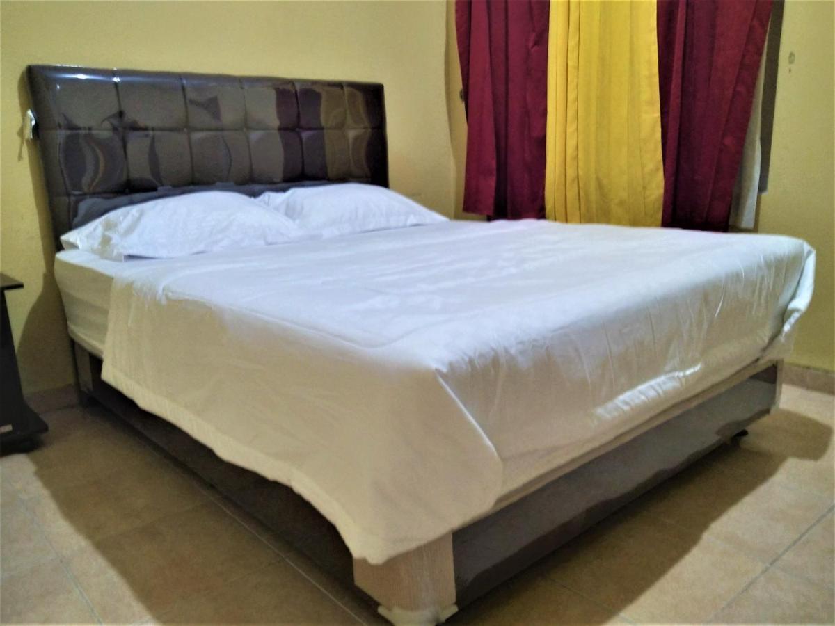 Hotel Pekalongan Syariah Mitra Reddoorz Exterior photo